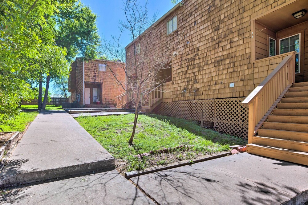 Pet-friendly Bryan Escape ~ 2 Mi to Texas A & M view 5