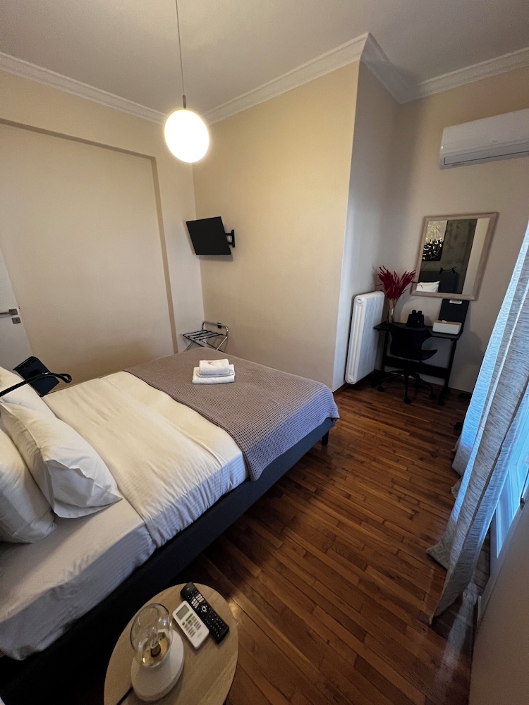 Pnyka Apartment 3