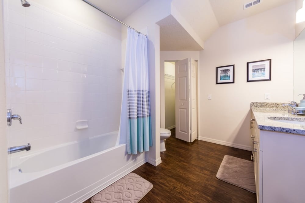 Lucaya Village 5362 - Image 2