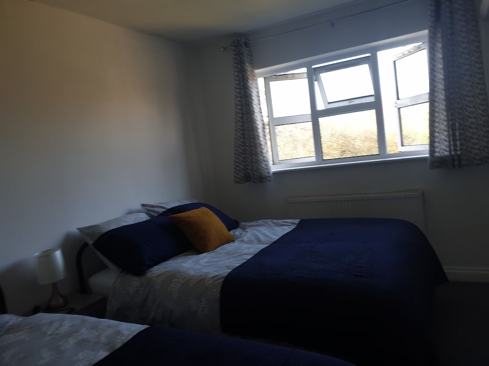 3 Bed House With Parking in Lighthorne Heath view 4