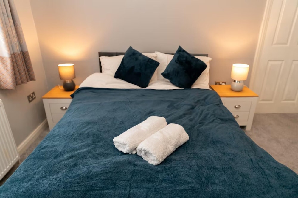 House - Sleeps 5 - Ensuite Bedrooms