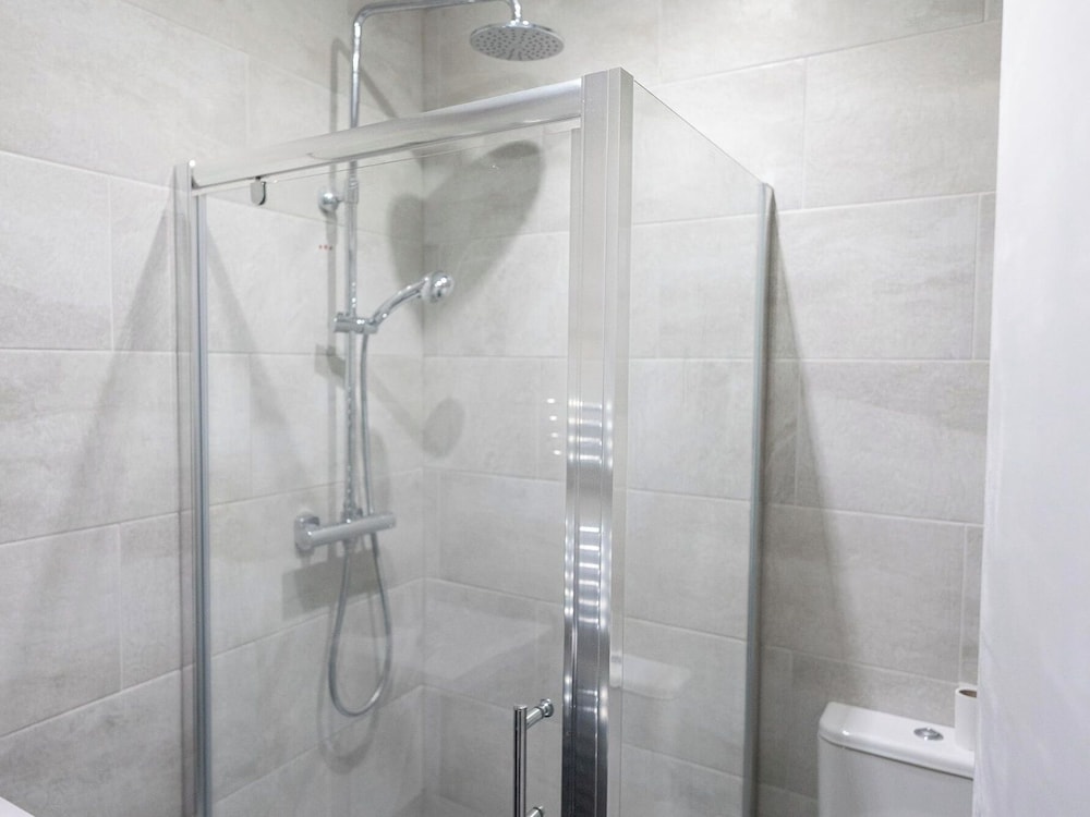 Chic City Apartment in Wallington