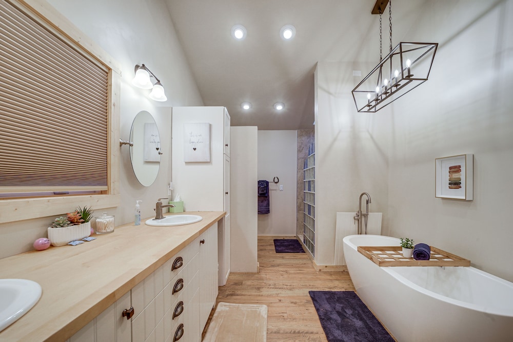 Airy Pine Cabin w/ Wraparound Deck Near Trails! - Property Image 38