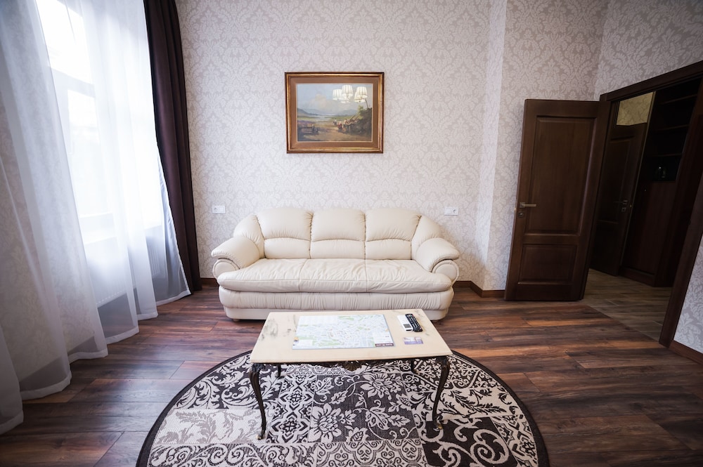 ASAO Apartments Walking Center Zone