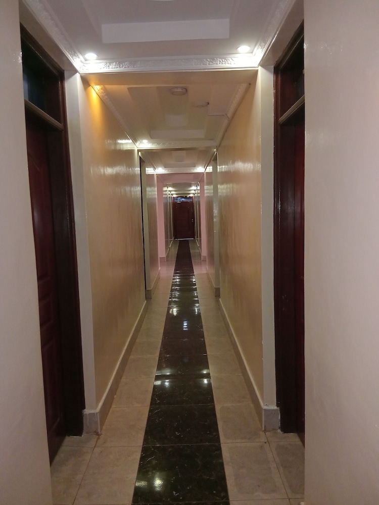 Keriwest Hotel