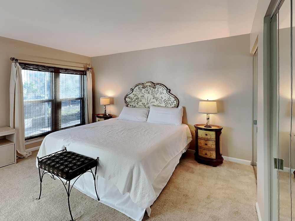 Emerald Isle Fort Walton Beach by Southern Vacation Rentals