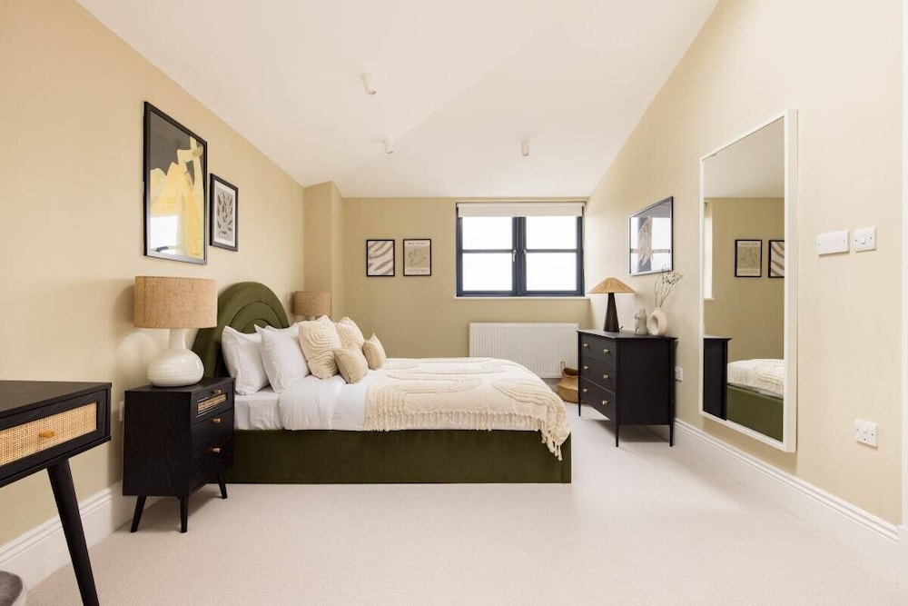 The Tooting Hideout - Dazzling 3bdr Flat With Balcony