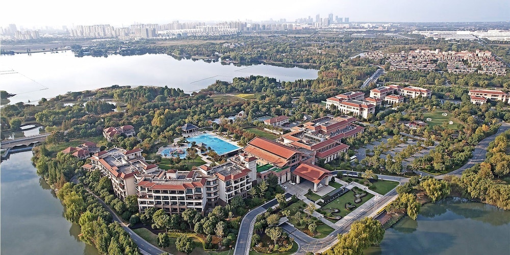 Hotel Crowne Plaza Huzhou, an IHG Hotel - Image 1