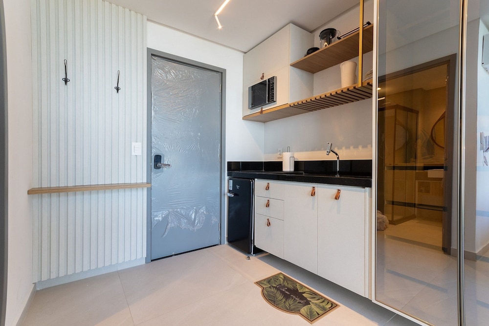 Breeze Residence By Carpediem