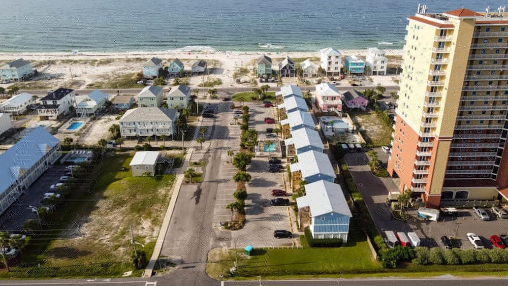 Renovated Condo Directly Across From Beach in Gulf Shores With Pool view 5
