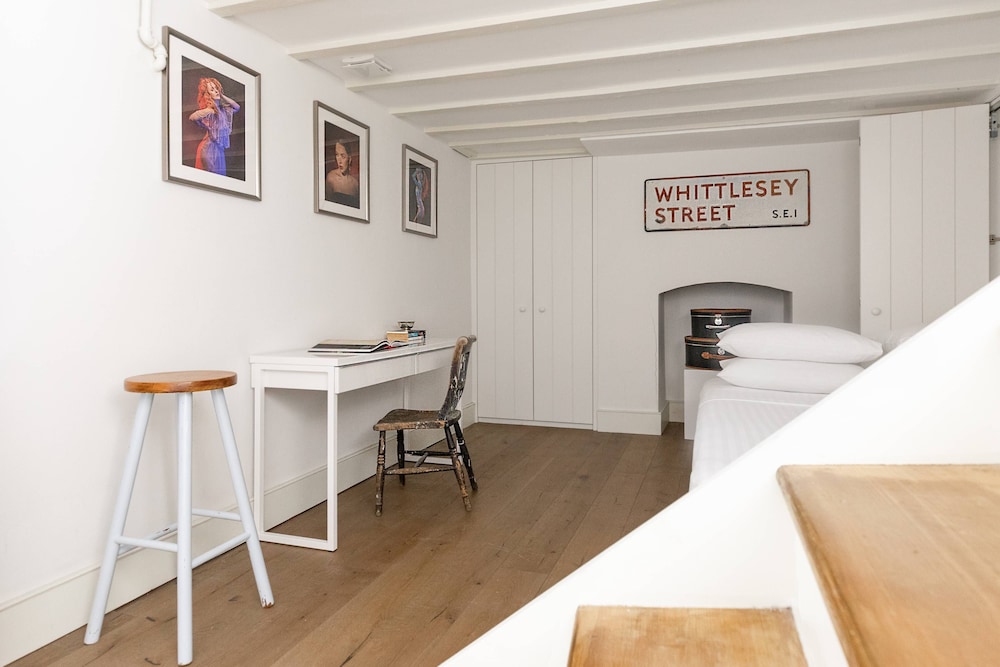 Whittlesey Street II by Onefinestay