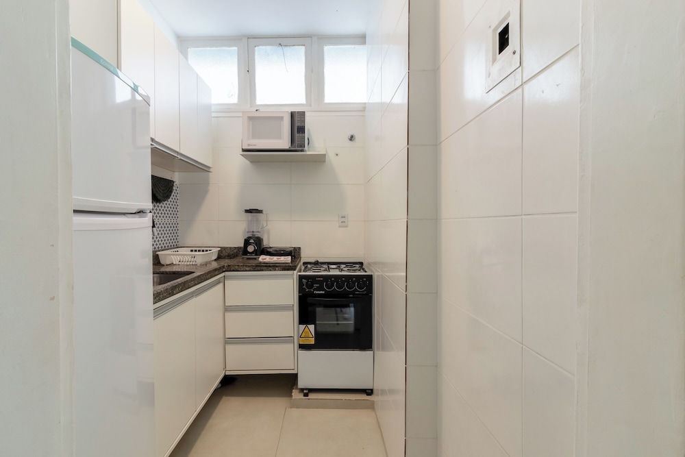 Live Barra: Apt 400m From the Beach Pai0303