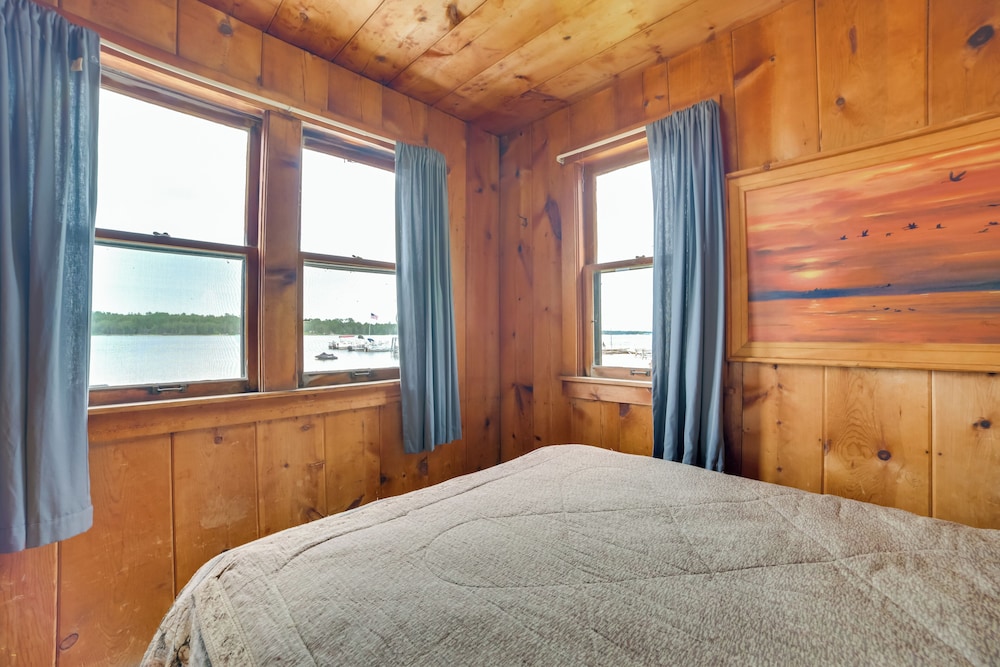 On Lake Huron: Pet-friendly Cabin in Cedarville!