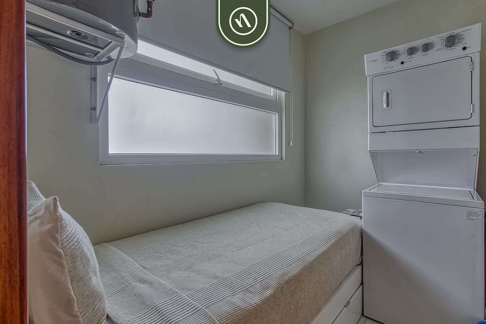 2BR Condo With Private Balcony - Padel Court