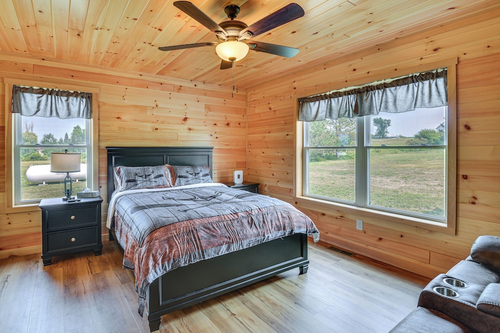 3 Mi to St Lawrence River: Spacious Ranch Home