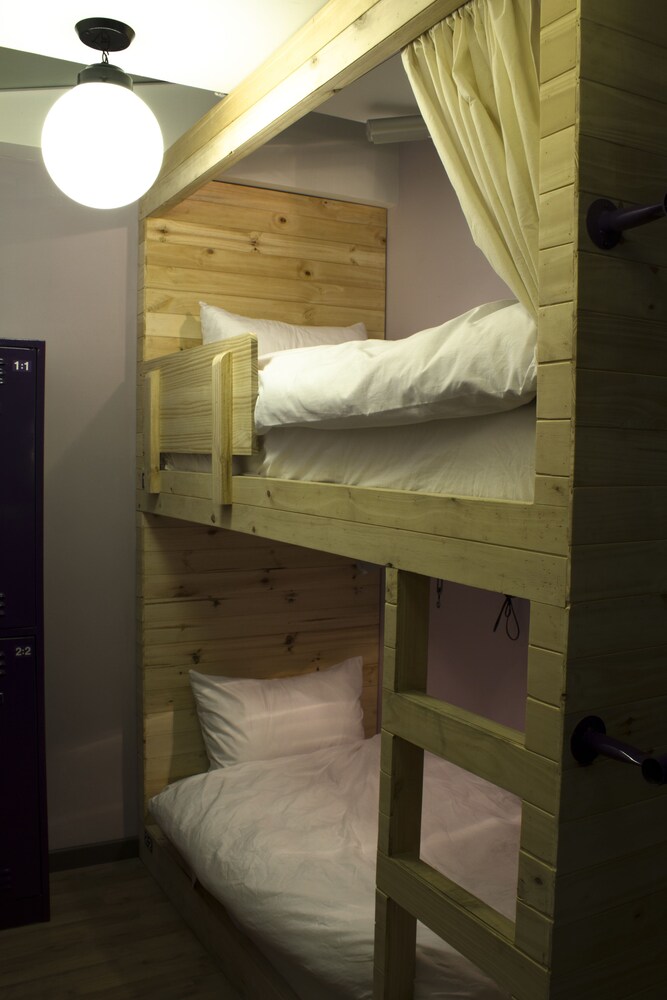 1212 Hostels