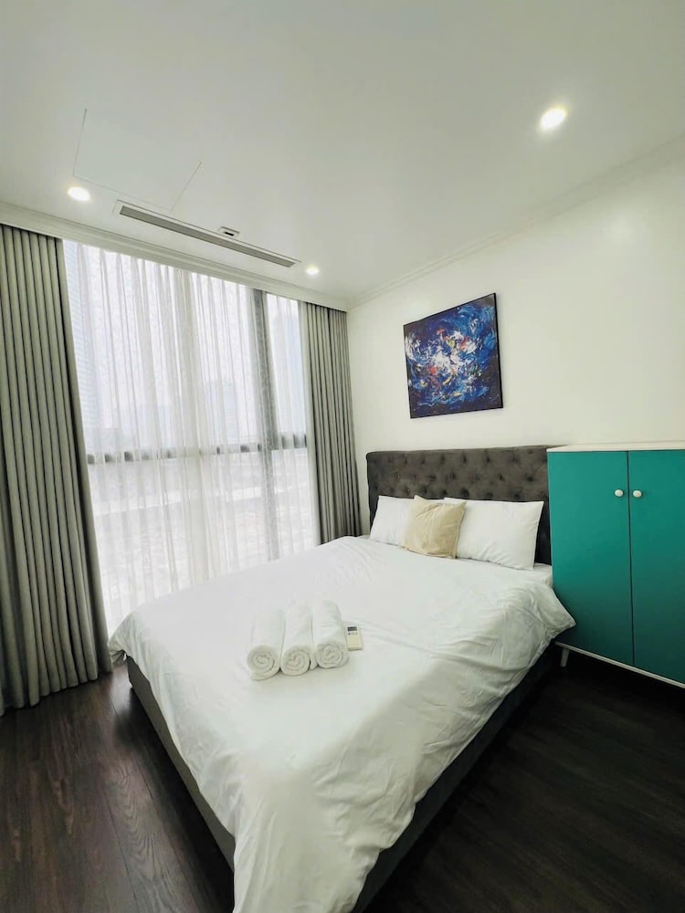 Daniel Homes - Vinhomes SkyLake Luxury