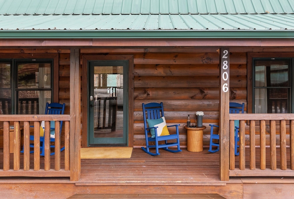Yesteryear Mountain Charm Modern Vintage Retreat 5 Bedroom Home by Overmoon - Property Image 18