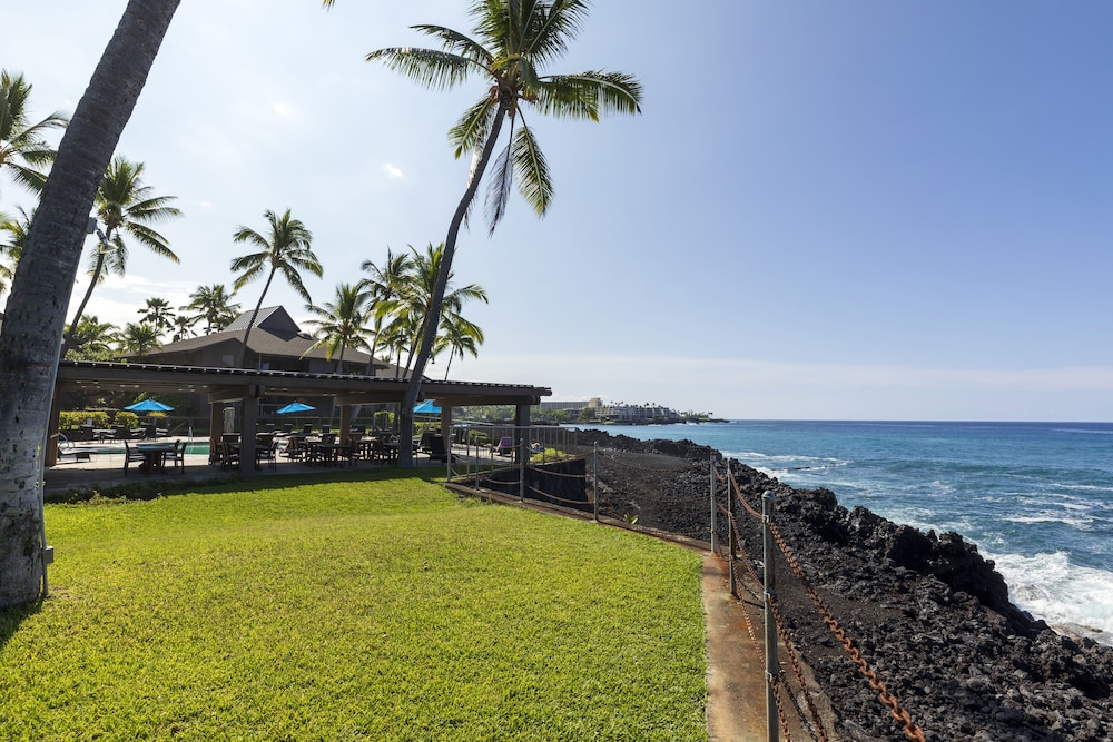 Konaloa Unimpeded Views of the Ocean