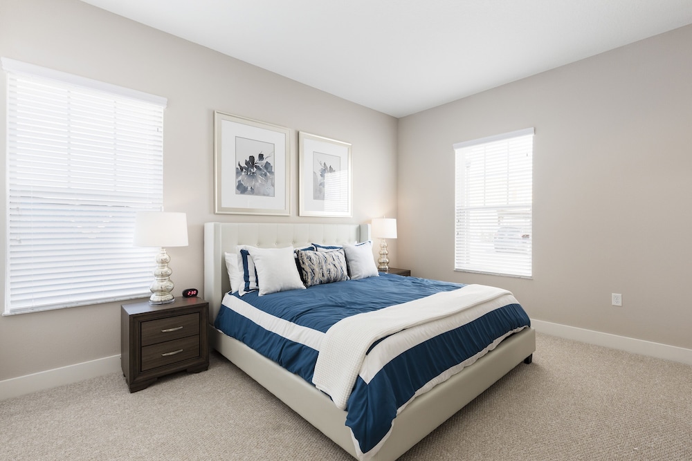 Summerville Vacation Homes by Columbia Management