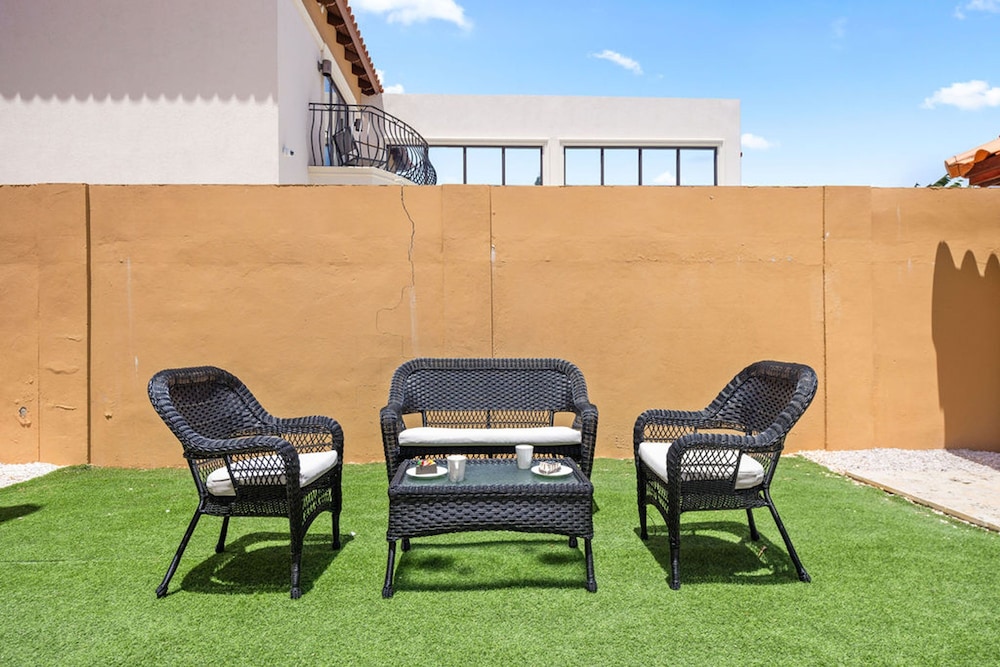 Gold Coast 4br4 5BA Villa w Privatepool Gym
