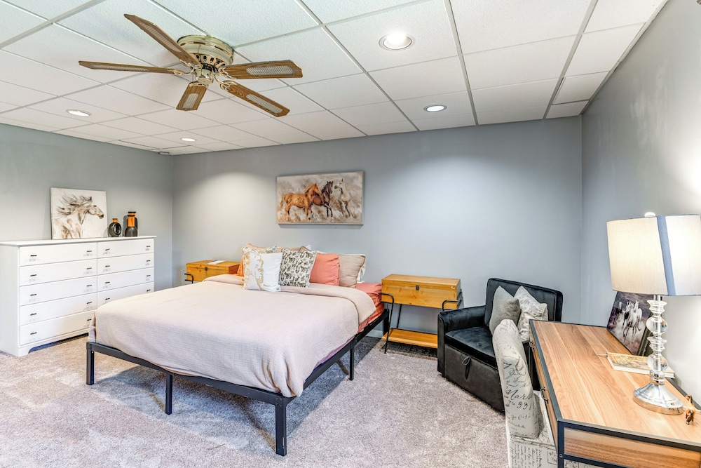 Rustic Cowboy Ranch Retreat: Stay Near Nashville