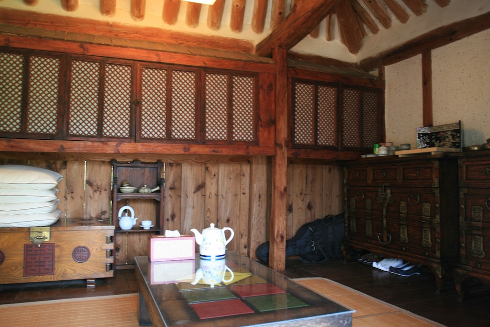 Yi Jin-rae's Historic House