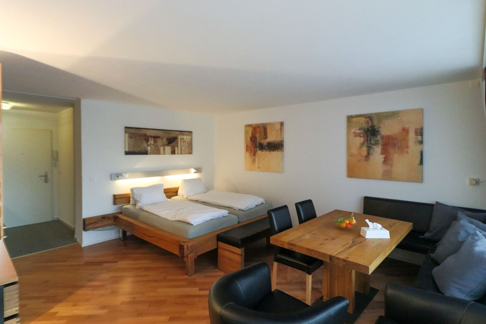 Apartments Cresta