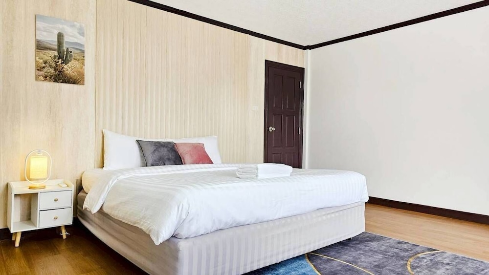 Greta Villa Nakluea 18