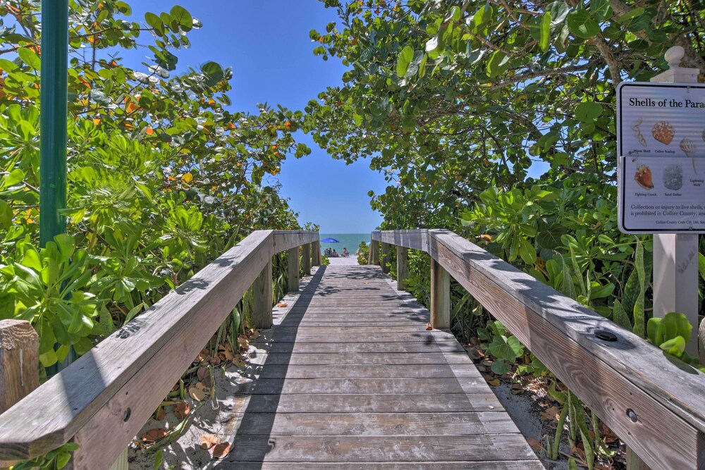 Naples Condo w/ Pool - Walk to Dining & Beach view 2