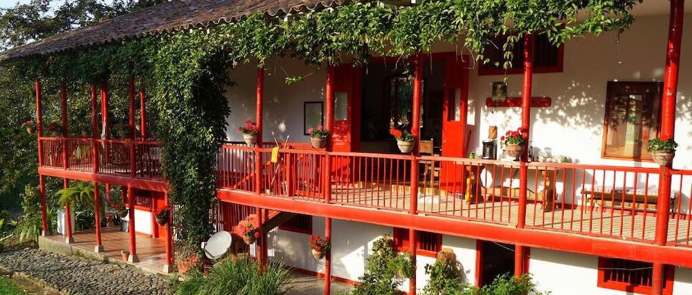 Hacienda Venecia Main House & Coffee Lodge