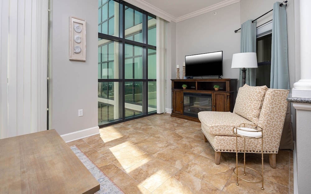 The Oasis 1712 Formerly Phoenix West Ii 1712 4 Bedroom Condo
