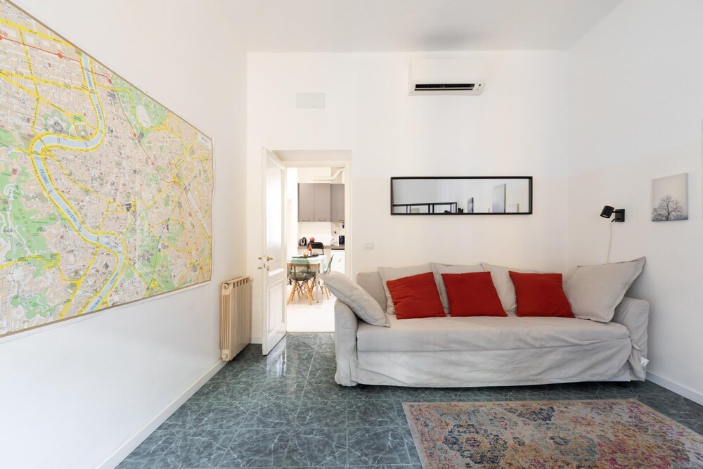 Cozy and Comfy Apartment at Esquilino