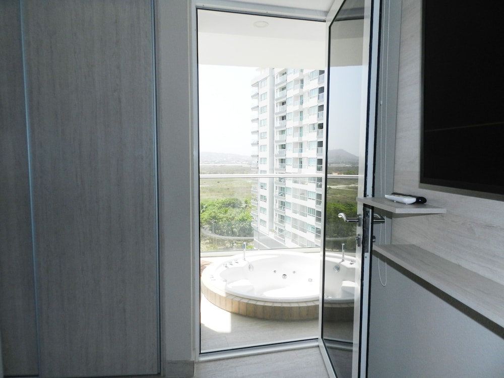 Martinique Delux with Private Hot Tub view 3