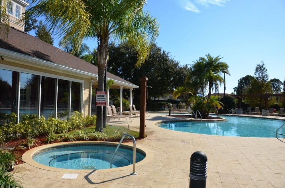 December Special Lucaya 4 Bed 3 Bath Id:236904 view 4