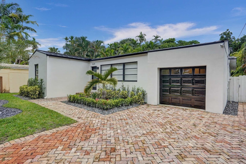 Hibiscus House in Fort Lauderdale