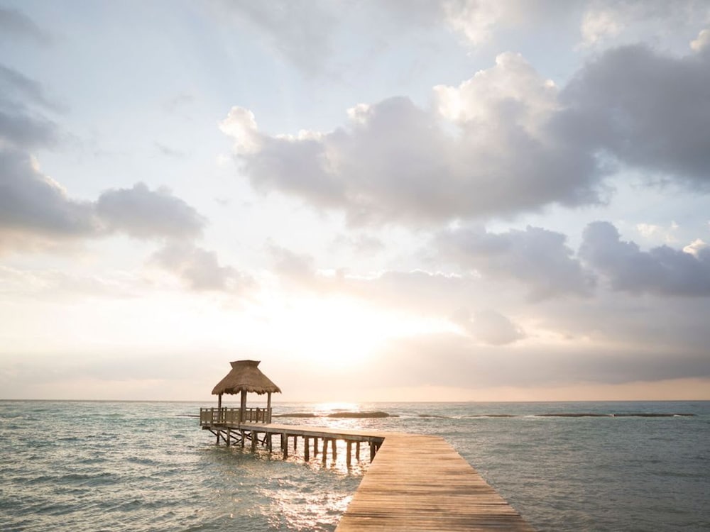 2BD Riviera Maya Ocean View w Luxurious Resort