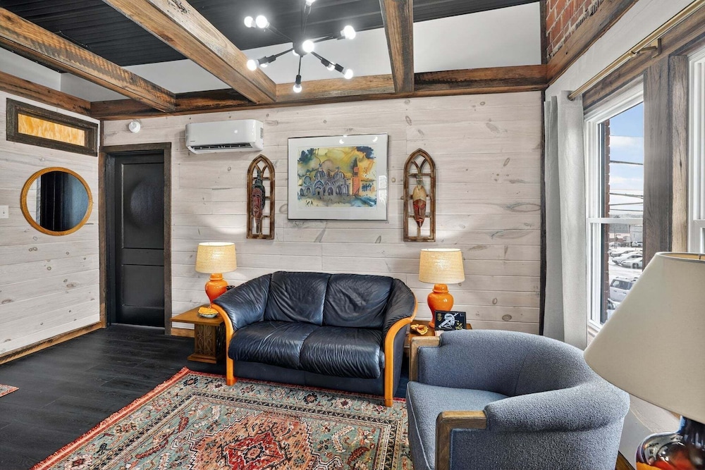 Mid Century Escape, Columbia House Unit C 1 Bedroom Apts