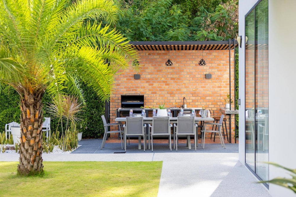 4 Bed SeaView Villa with Breakfast KBR32