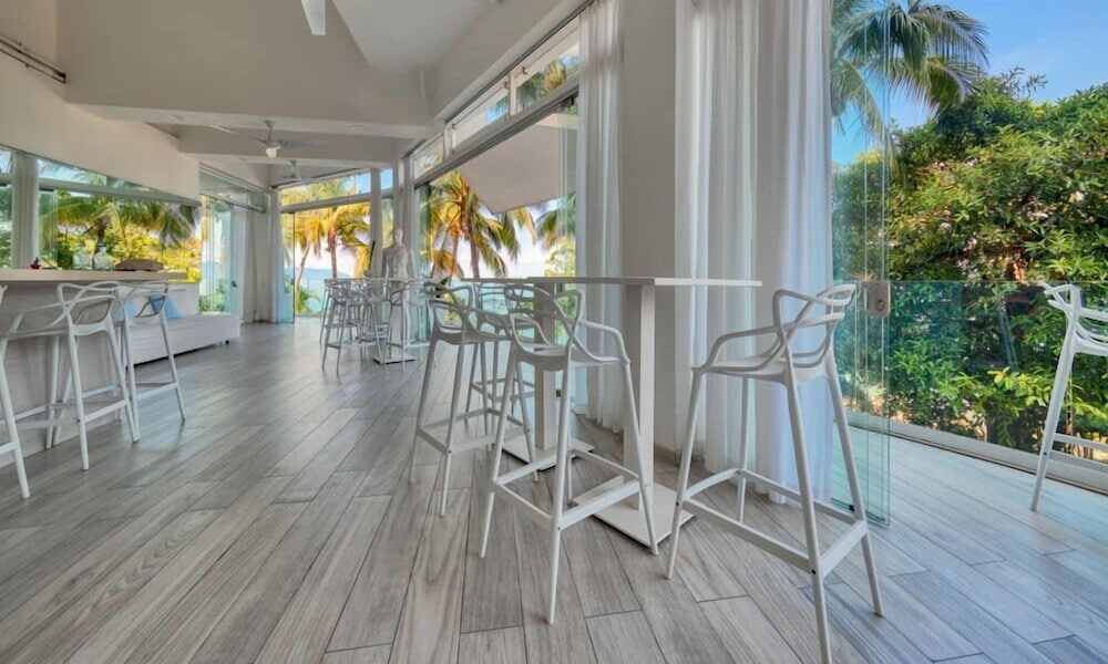 Luxury 1BR APT - Beach View - Jacuzzi - King Bed