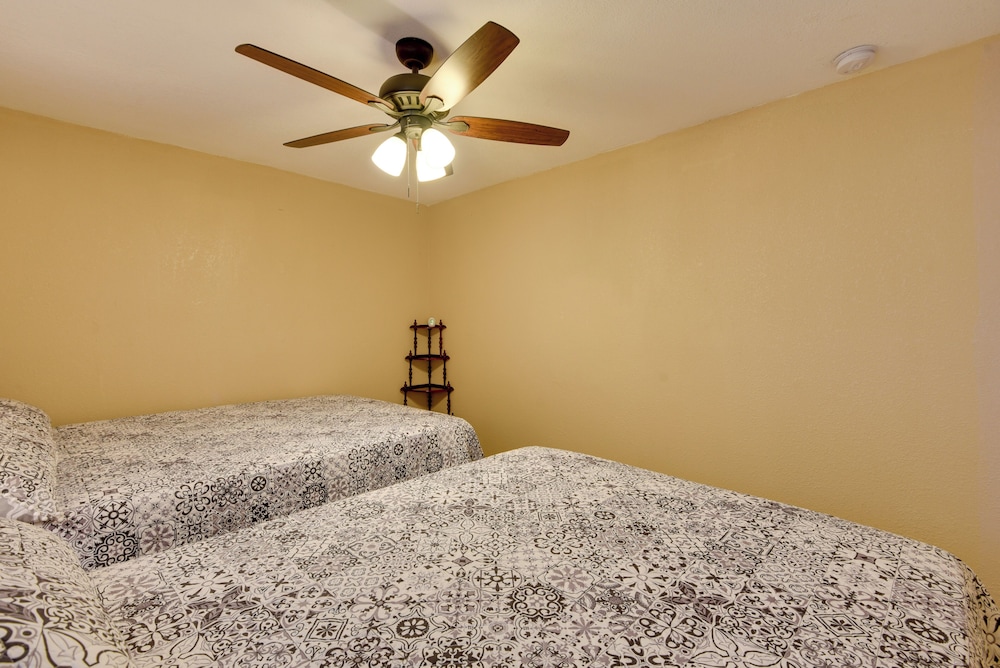 10 Mi to Coquina Beach: Spacious Bradenton Duplex view 5