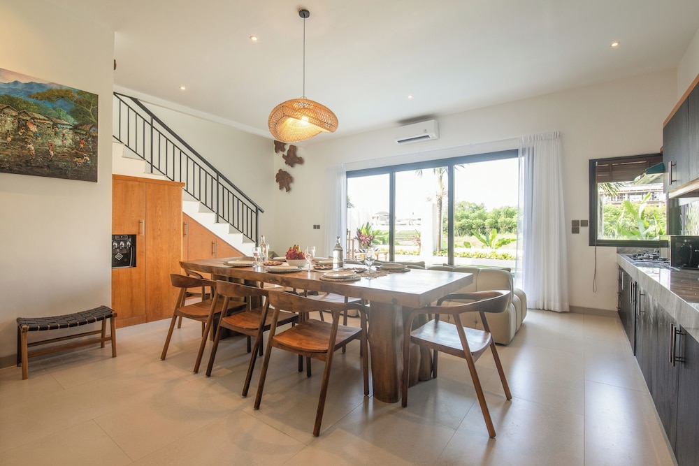 4 Bd Seminyak Retreat, Rice Fields 4 Mins to Beach