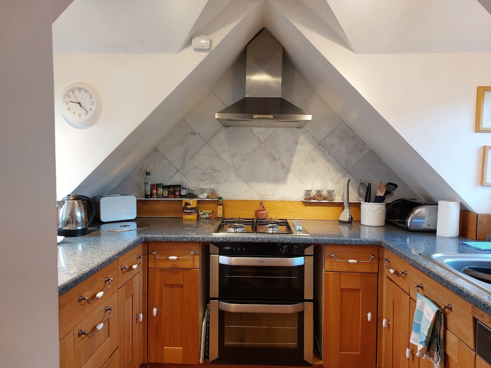 1 Bed Lodge - Sleeps 2 - Parking - Wifi view 3