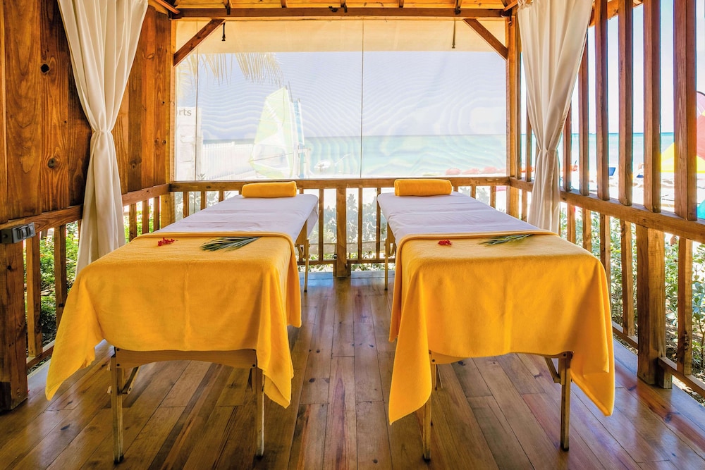 Grand Decameron Cornwall Beach, A Trademark All-Inclusive Resort