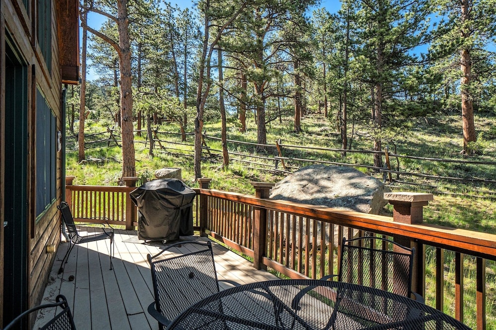Cozy Solitude Cabins - Estes Park CO