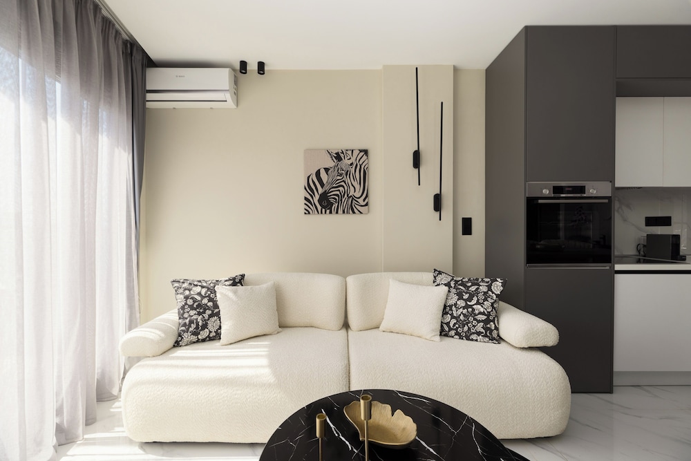 Ophelia Suites by halu!