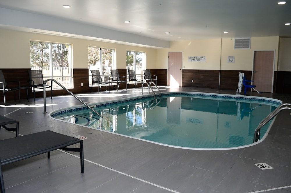 Mount Pleasant Vacations - Fairfield by Marriott Mt Pleasant - Property Image 3