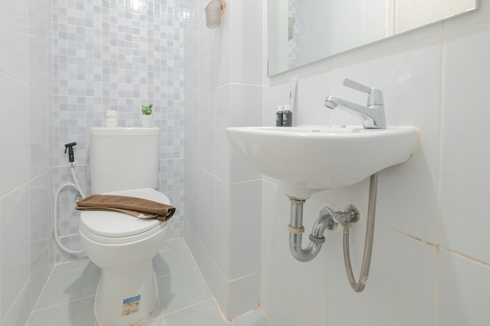 Comfort And Compact Studio At Apartment Tokyo Riverside Pik 2