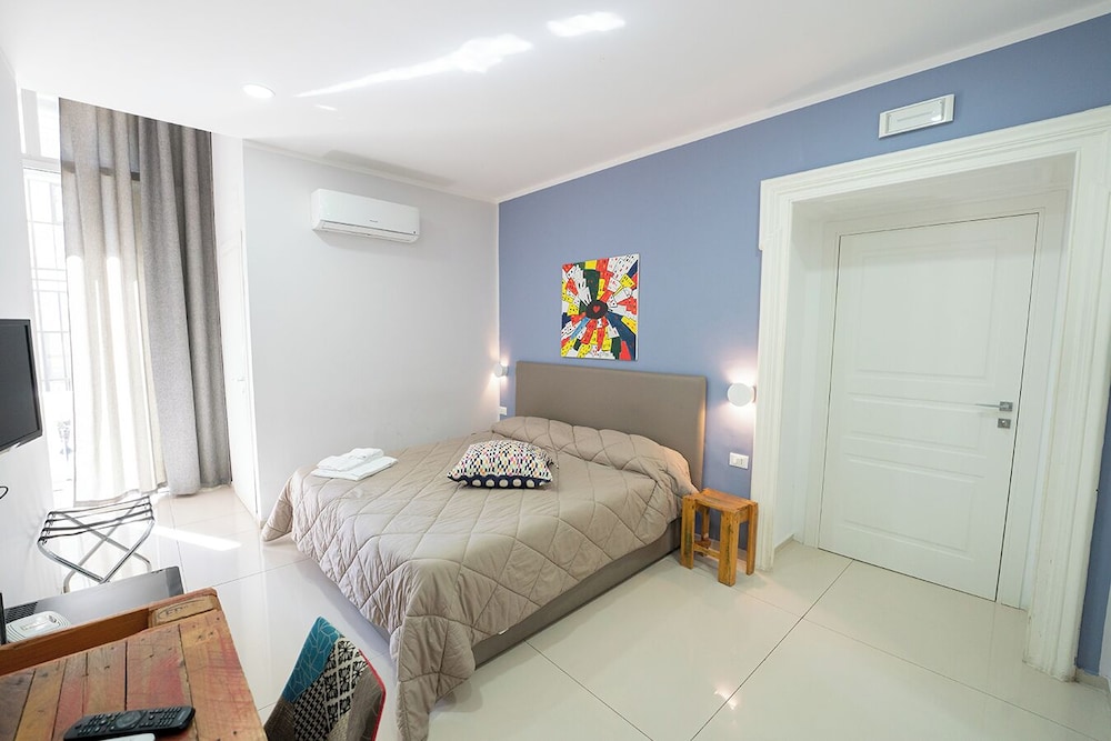 B&B Le 4 Stagioni Dante's Suites by ClaPa Group Dislocated Hospitality