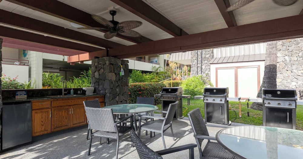 Oceanfront Condo 117 in Kailua-kona